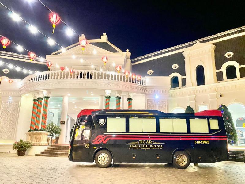 Hình ảnh nội thất sang trọng, tiện nghi của xe limousine đi Mũi Né, mang lại trải nghiệm thoải mái